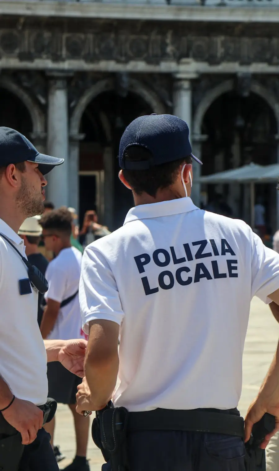 Controlli sull’immigrazione a Salerno, eseguiti provvedimenti di espulsione