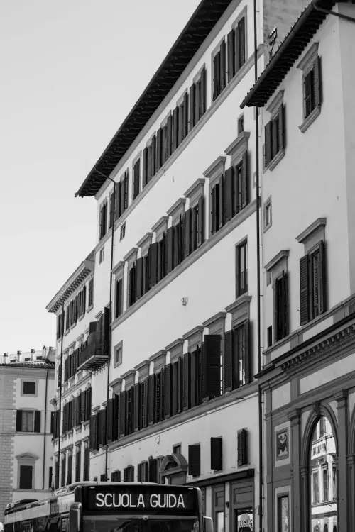 Scuole a Salerno, avviso per coperture di tre istituti