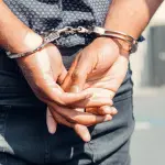 Salerno, danneggia moto e cassonetti con un bastone: arrestato dalla Polizia