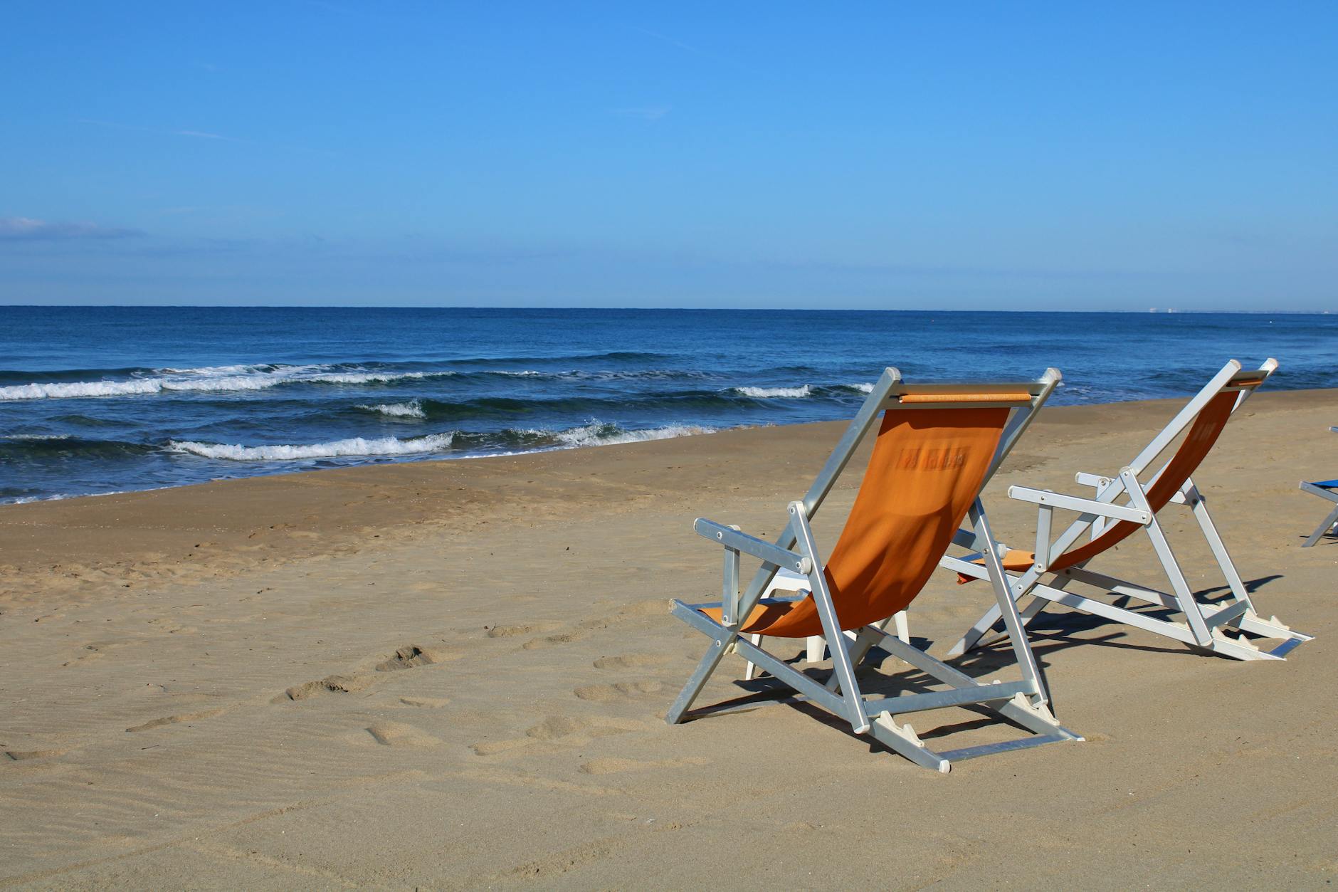 Ripascimento, lavori sospesi sulla spiaggia libera