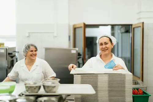 Salerno, refezione scolastica: domande dall’8 giugno